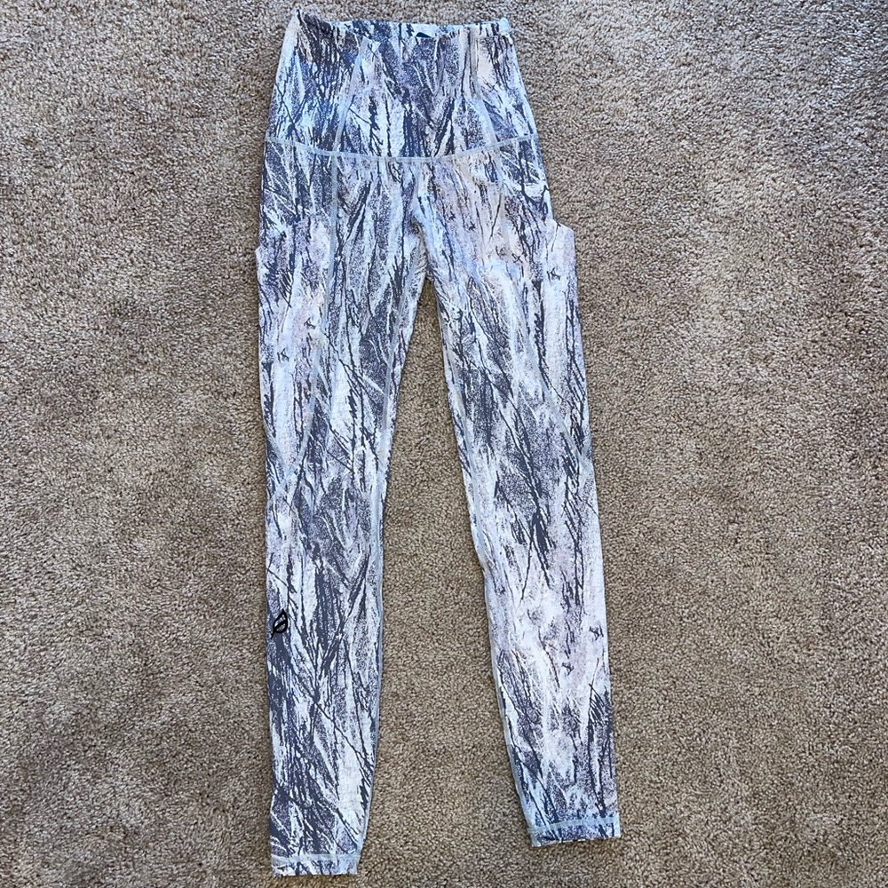 NWT Ptula Chandre Leggings - size small